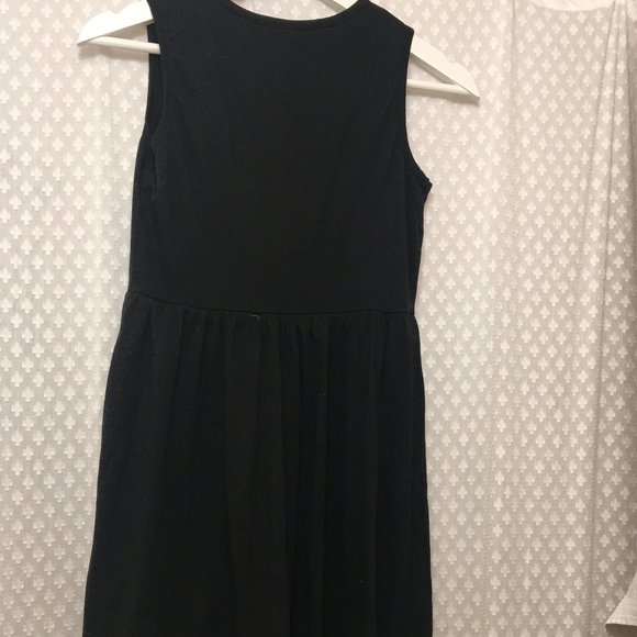 black dress - Picture 2 of 2